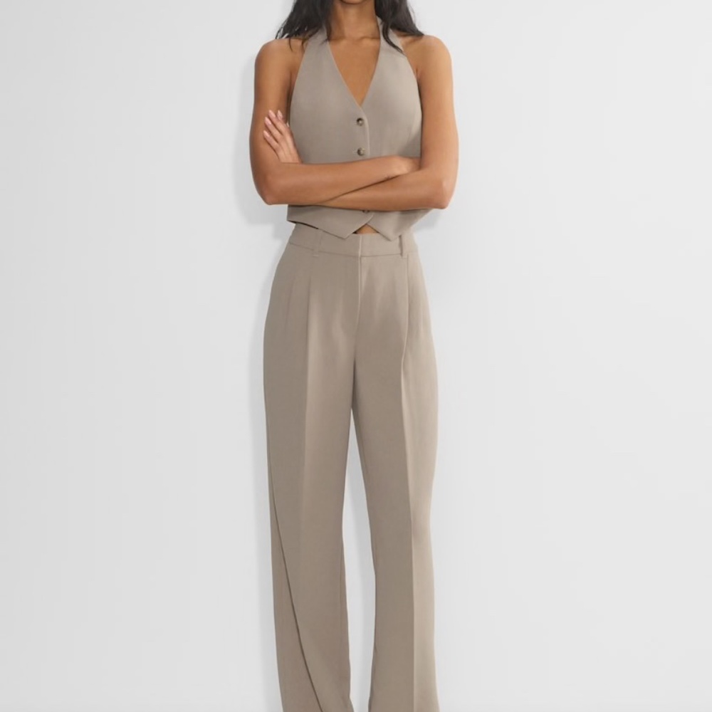 Aritzia Babaton Effortless pants size 8 stone